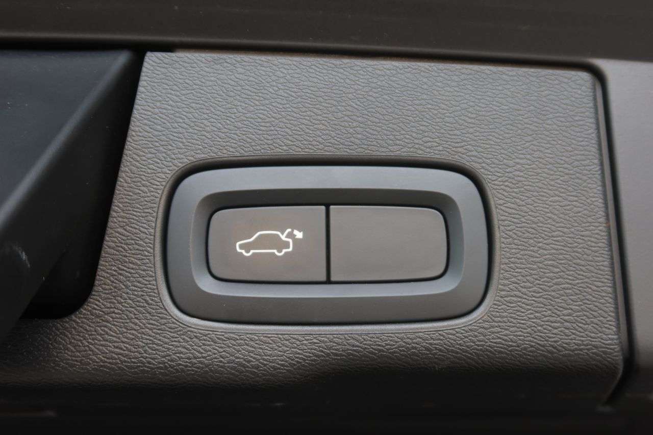 2022 VOLVO XC60 2022 VOLVO XC60