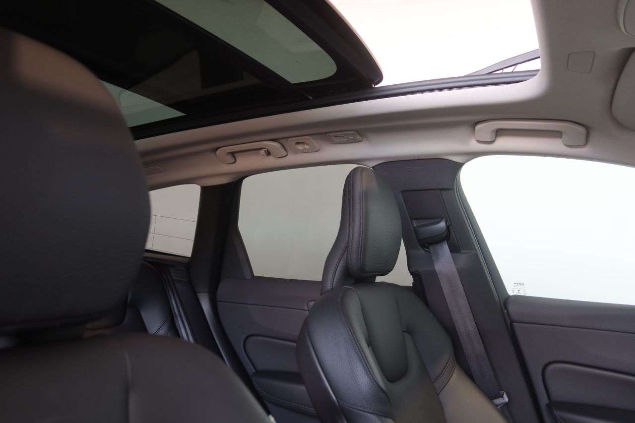 2022 VOLVO XC60 2022 VOLVO XC60