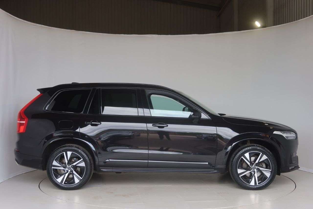 A 2021 VOLVO XC90 2.0 B5 MHEV R-Design SUV 5dr Diesel Hybrid Auto 4WD Euro 6 (s/s) (235 ps) H A 2021 VOLVO XC90 2.0 B5 MHEV R-Design SUV 5dr Diesel Hybrid Auto 4WD Euro 6 (s/s) (235 ps) H