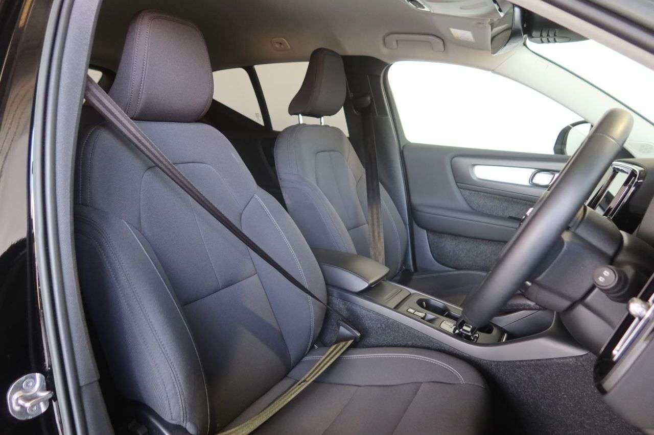 2022 VOLVO XC40 2022 VOLVO XC40