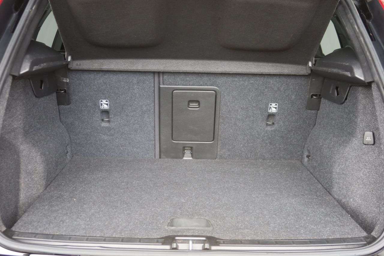 2021 VOLVO XC40 2021 VOLVO XC40