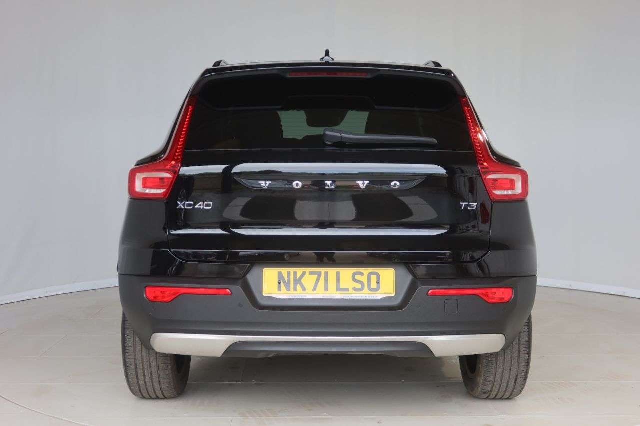 2021 VOLVO XC40 2021 VOLVO XC40