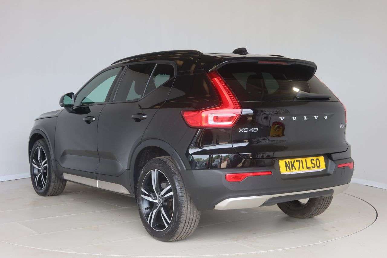 2021 VOLVO XC40 2021 VOLVO XC40