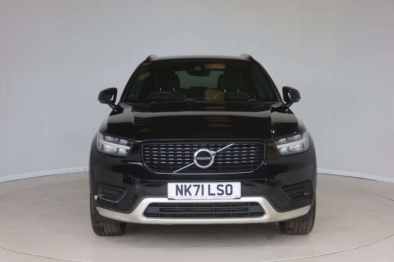 2021 VOLVO XC40 2021 VOLVO XC40