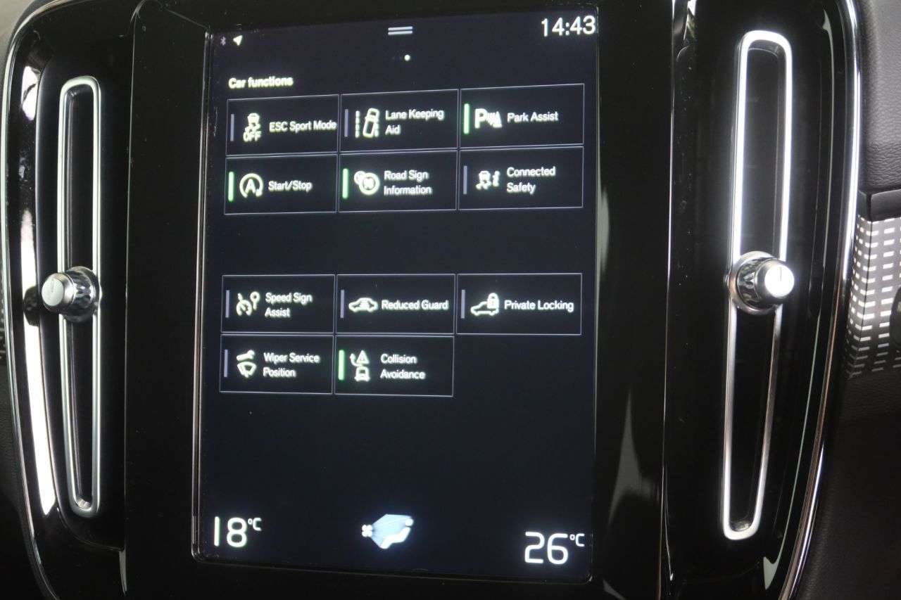 2021 VOLVO XC40 2021 VOLVO XC40