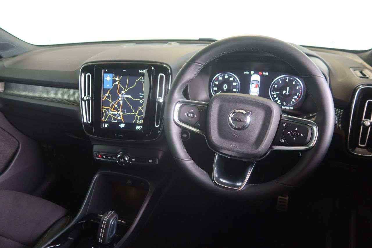 2021 VOLVO XC40 2021 VOLVO XC40