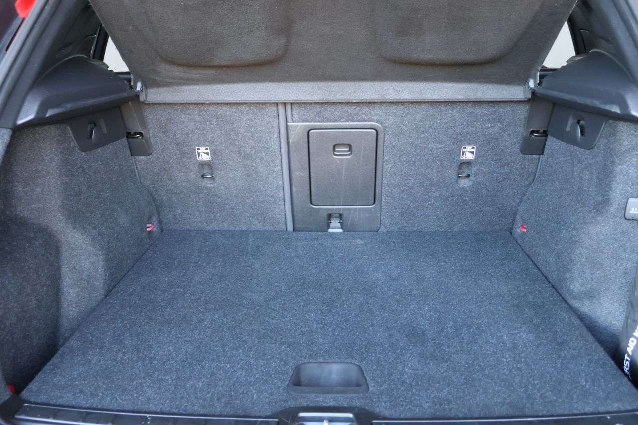 2021 VOLVO XC40 2021 VOLVO XC40