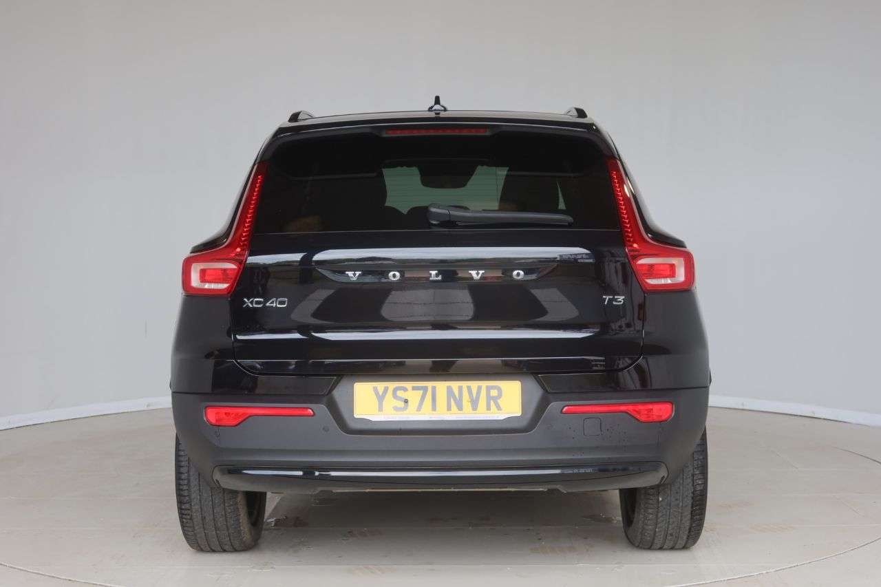 2022 VOLVO XC40 2022 VOLVO XC40