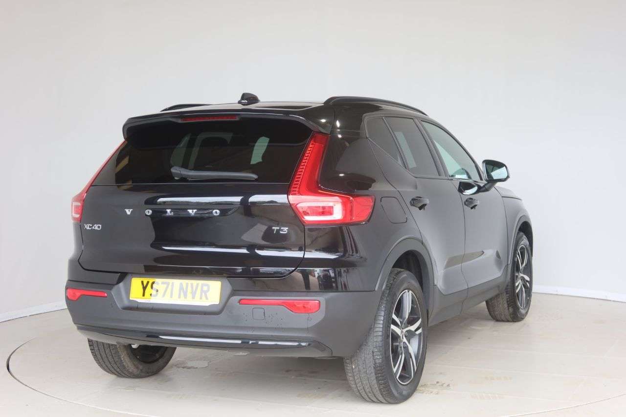 2022 VOLVO XC40 2022 VOLVO XC40