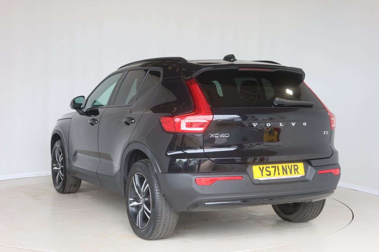 2022 VOLVO XC40 2022 VOLVO XC40