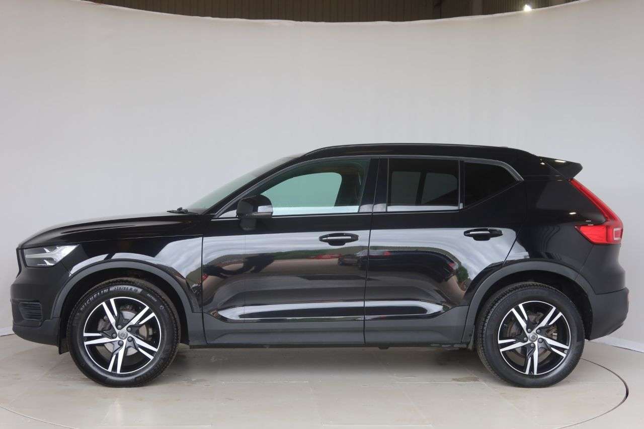 2022 VOLVO XC40 2022 VOLVO XC40