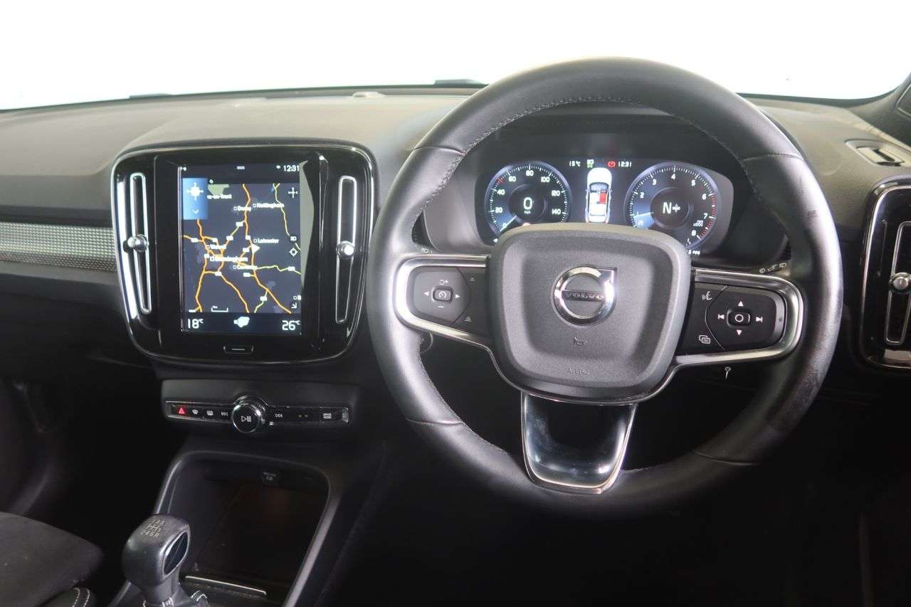 2022 VOLVO XC40 2022 VOLVO XC40