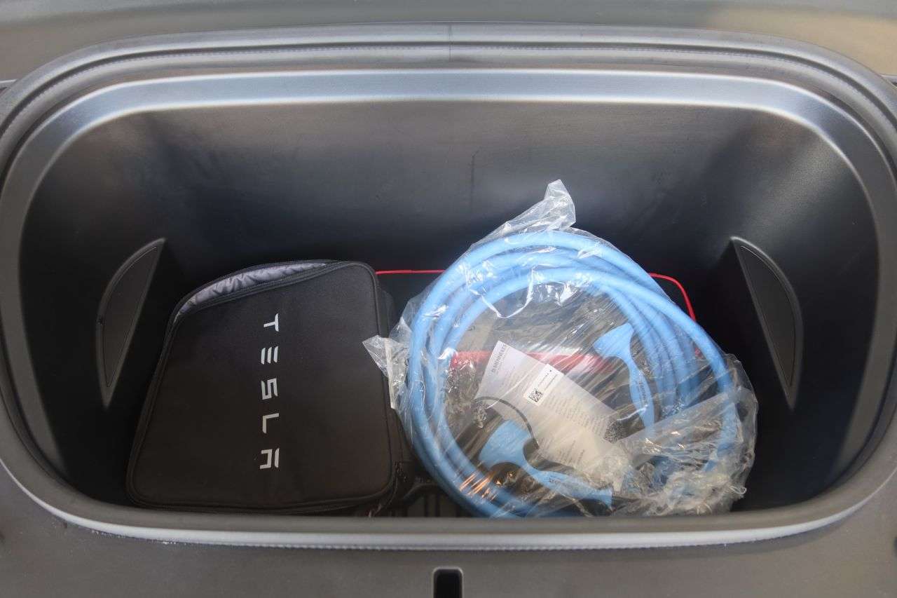 2024 TESLA MODEL Y 2024 TESLA MODEL Y