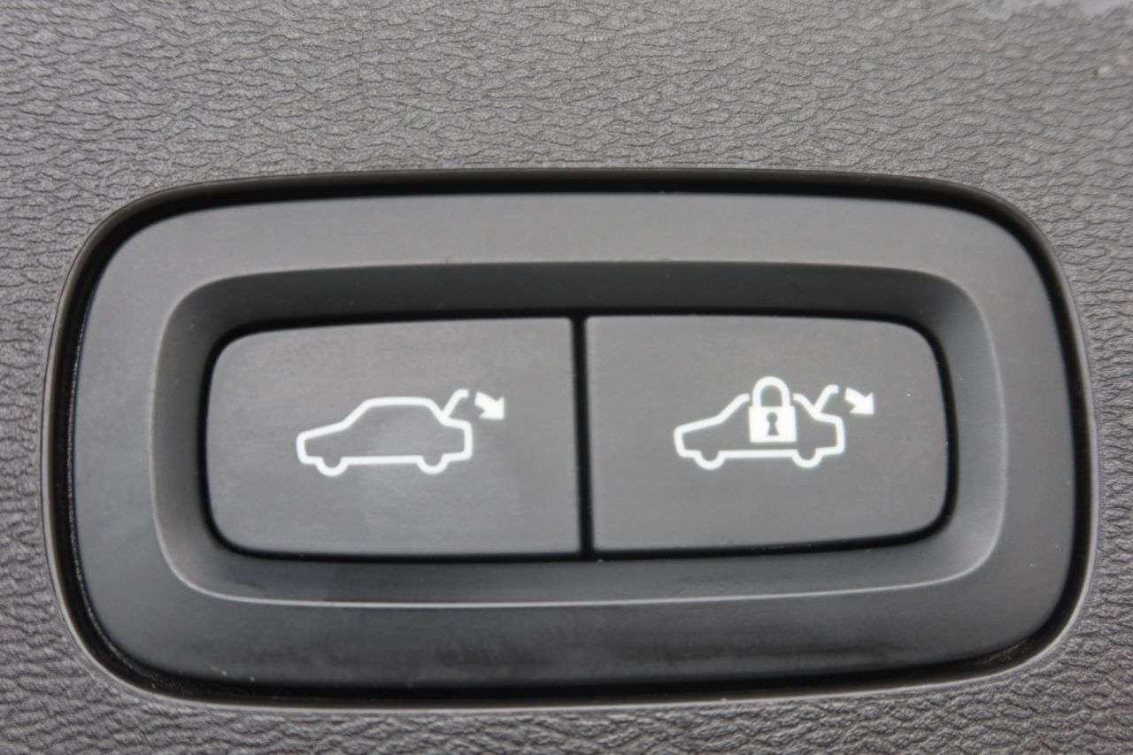2021 VOLVO V60 2021 VOLVO V60