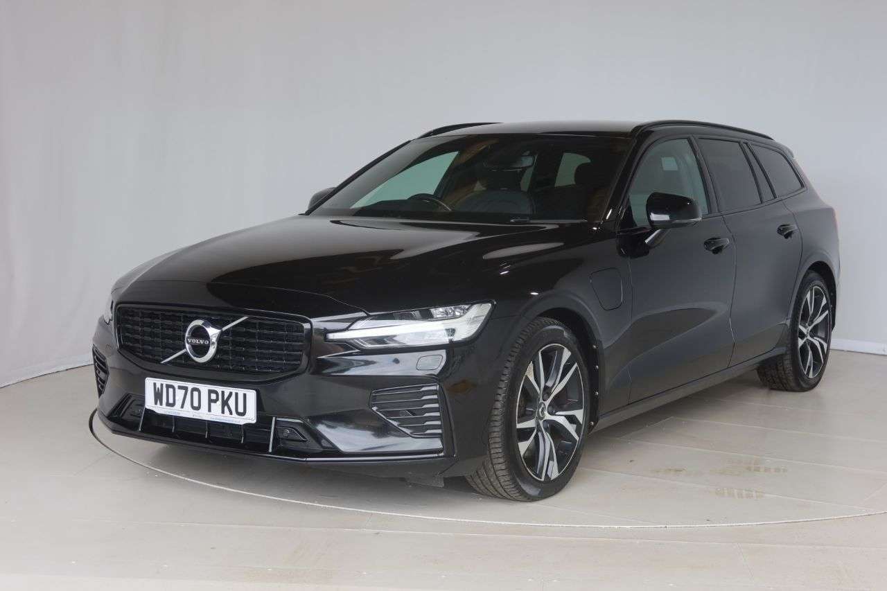 A 2021 VOLVO V60 2.0h T6 Recharge 11.6kWh R-Design Estate 5dr Petrol Plug-in Hybrid Auto AWD A 2021 VOLVO V60 2.0h T6 Recharge 11.6kWh R-Design Estate 5dr Petrol Plug-in Hybrid Auto AWD