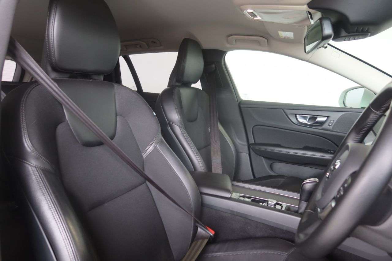 2019 VOLVO V60 2019 VOLVO V60