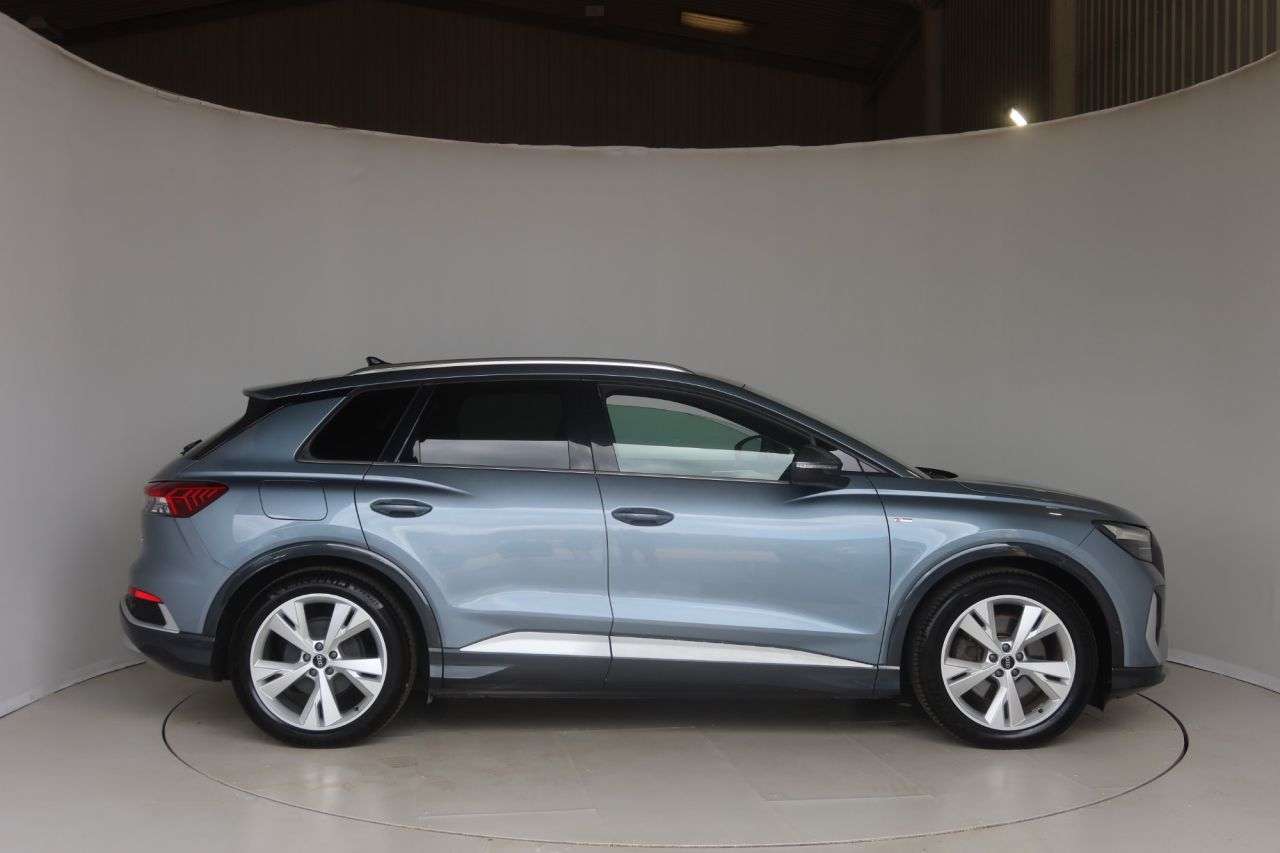 A 2022 AUDI Q4 E-TRON 40 S line SUV 5dr Electric Auto 82kWh (204 ps) HEATED FRONT SEATS A 2022 AUDI Q4 E-TRON 40 S line SUV 5dr Electric Auto 82kWh (204 ps) HEATED FRONT SEATS