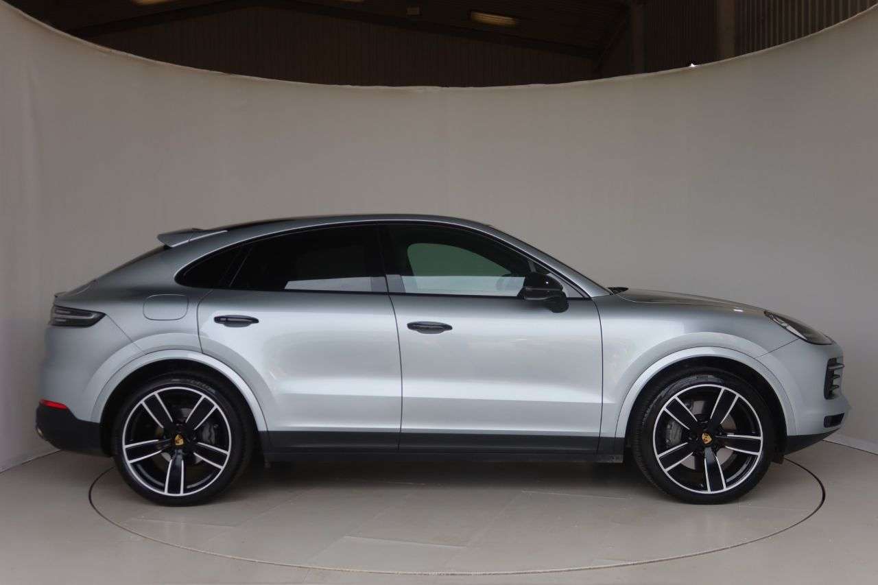 A 2021 PORSCHE CAYENNE 2.9T V6 S Coupe 5dr Petrol TiptronicS 4WD Euro 6 (s/s) (440 ps) FIXED PANOR A 2021 PORSCHE CAYENNE 2.9T V6 S Coupe 5dr Petrol TiptronicS 4WD Euro 6 (s/s) (440 ps) FIXED PANOR