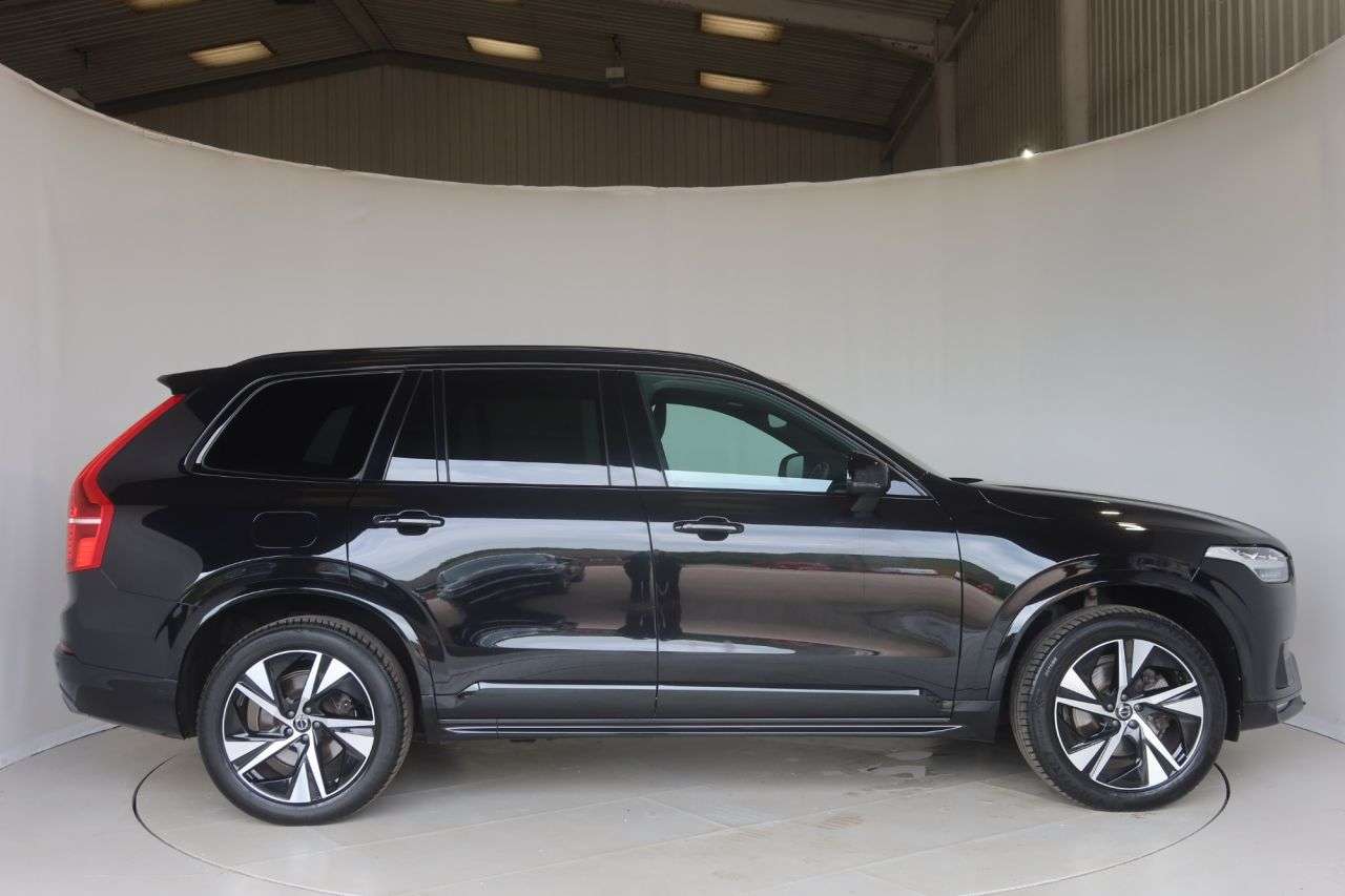 A 2022 VOLVO XC90 2.0 B5 MHEV R-Design SUV 5dr Diesel Hybrid Auto 4WD Euro 6 (s/s) (235 ps) P A 2022 VOLVO XC90 2.0 B5 MHEV R-Design SUV 5dr Diesel Hybrid Auto 4WD Euro 6 (s/s) (235 ps) P