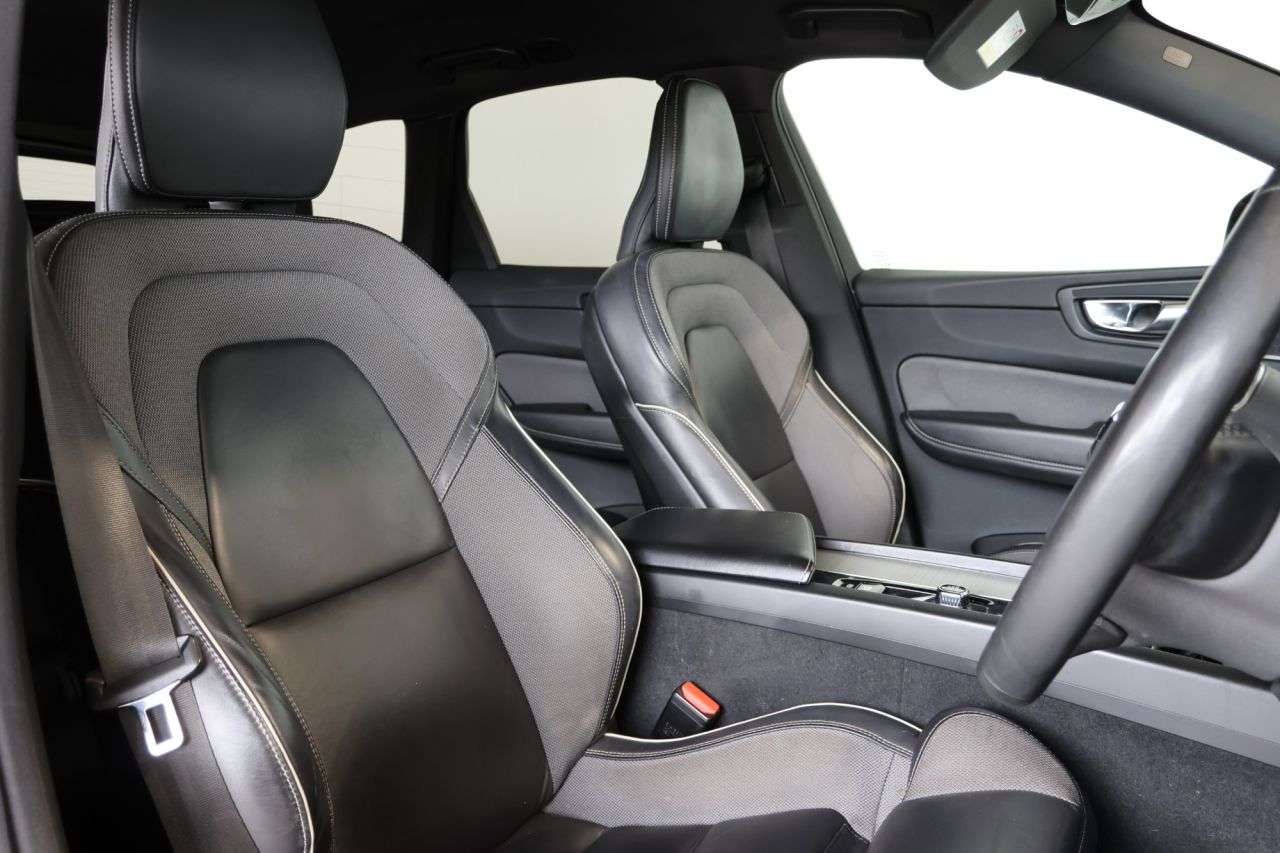 2022 VOLVO XC60 2022 VOLVO XC60