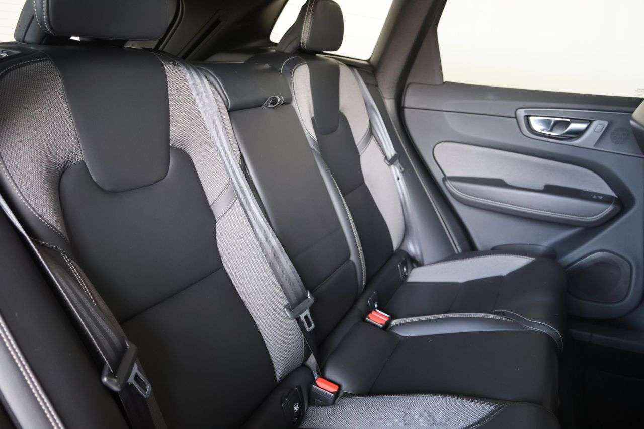 2022 VOLVO XC60 2022 VOLVO XC60