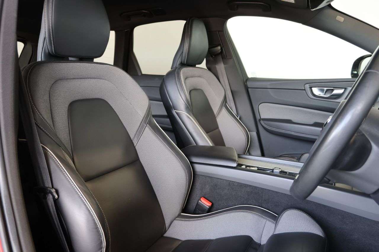 2022 VOLVO XC60 2022 VOLVO XC60
