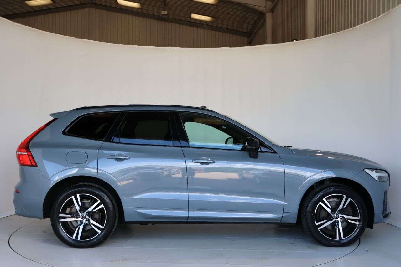 A 2022 VOLVO XC60 2.0 B4 MHEV R-Design SUV 5dr Diesel Hybrid Auto AWD Euro 6 (s/s) (197 ps) R A 2022 VOLVO XC60 2.0 B4 MHEV R-Design SUV 5dr Diesel Hybrid Auto AWD Euro 6 (s/s) (197 ps) R