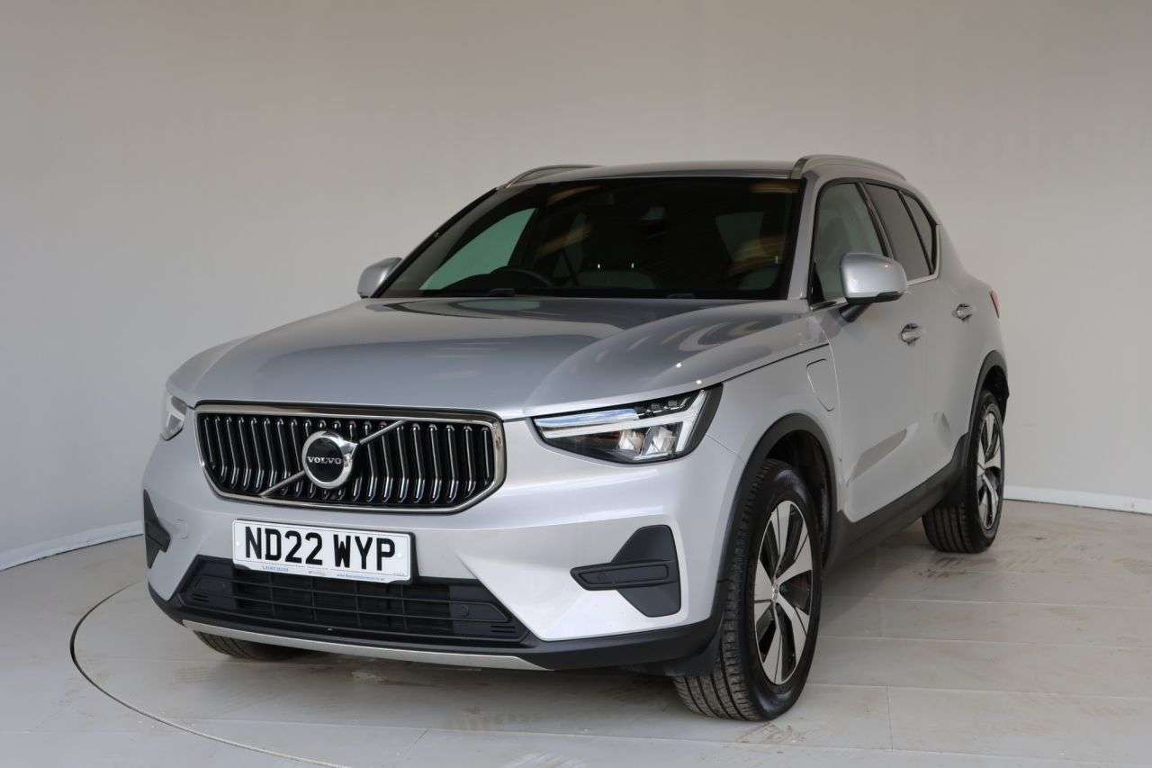 A 2022 VOLVO XC40 1.5h T4 Recharge 10.7kWh Core SUV 5dr Petrol Plug-in Hybrid Auto Euro 6 (s/ A 2022 VOLVO XC40 1.5h T4 Recharge 10.7kWh Core SUV 5dr Petrol Plug-in Hybrid Auto Euro 6 (s/