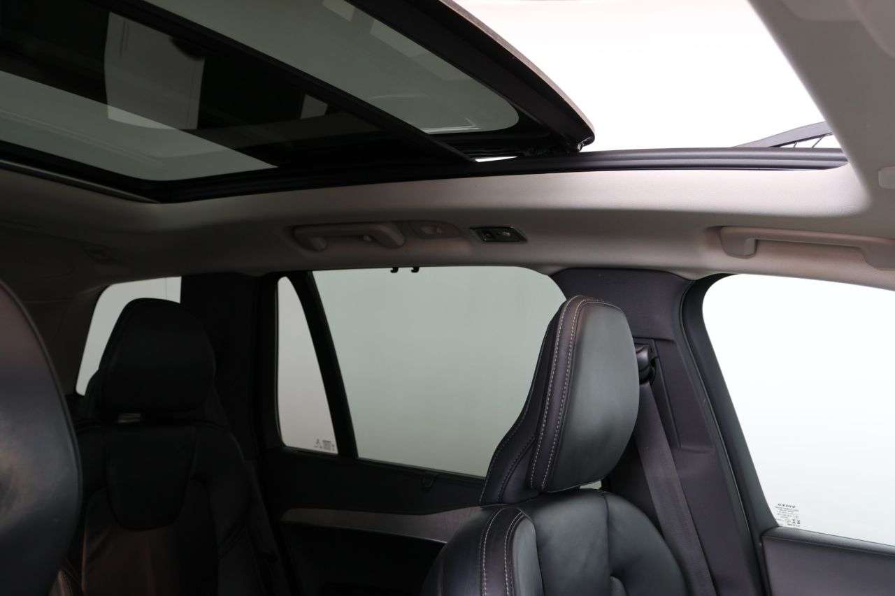 2022 VOLVO XC90 2022 VOLVO XC90