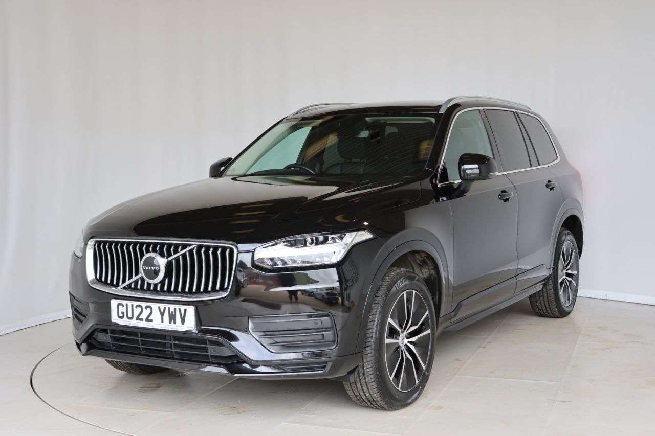 A 2022 VOLVO XC90 2.0 B5 MHEV Momentum SUV 5dr Petrol Hybrid Auto 4WD Euro 6 (s/s) (250 ps) R A 2022 VOLVO XC90 2.0 B5 MHEV Momentum SUV 5dr Petrol Hybrid Auto 4WD Euro 6 (s/s) (250 ps) R