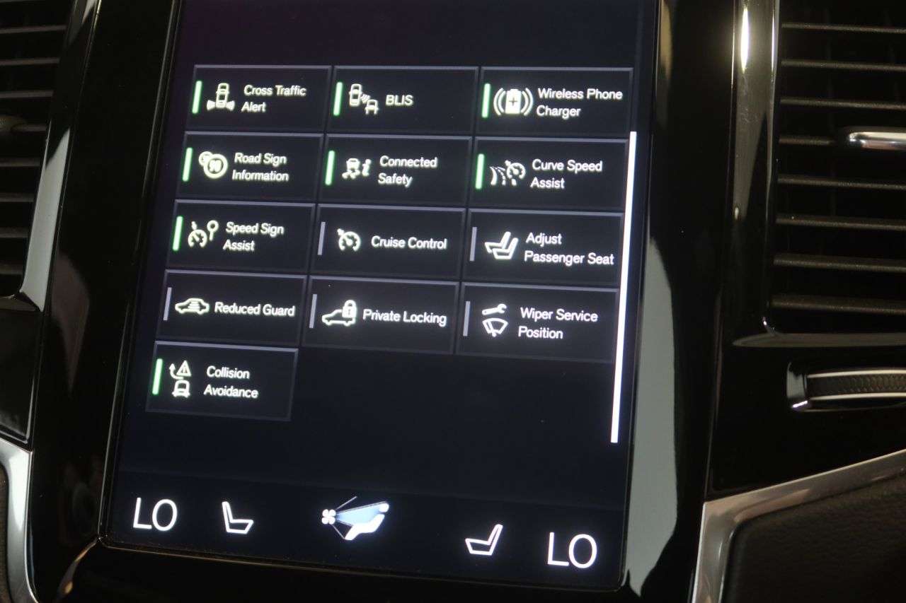 2022 VOLVO XC90 2022 VOLVO XC90