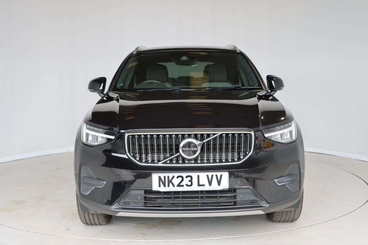 2023 VOLVO XC40 2023 VOLVO XC40