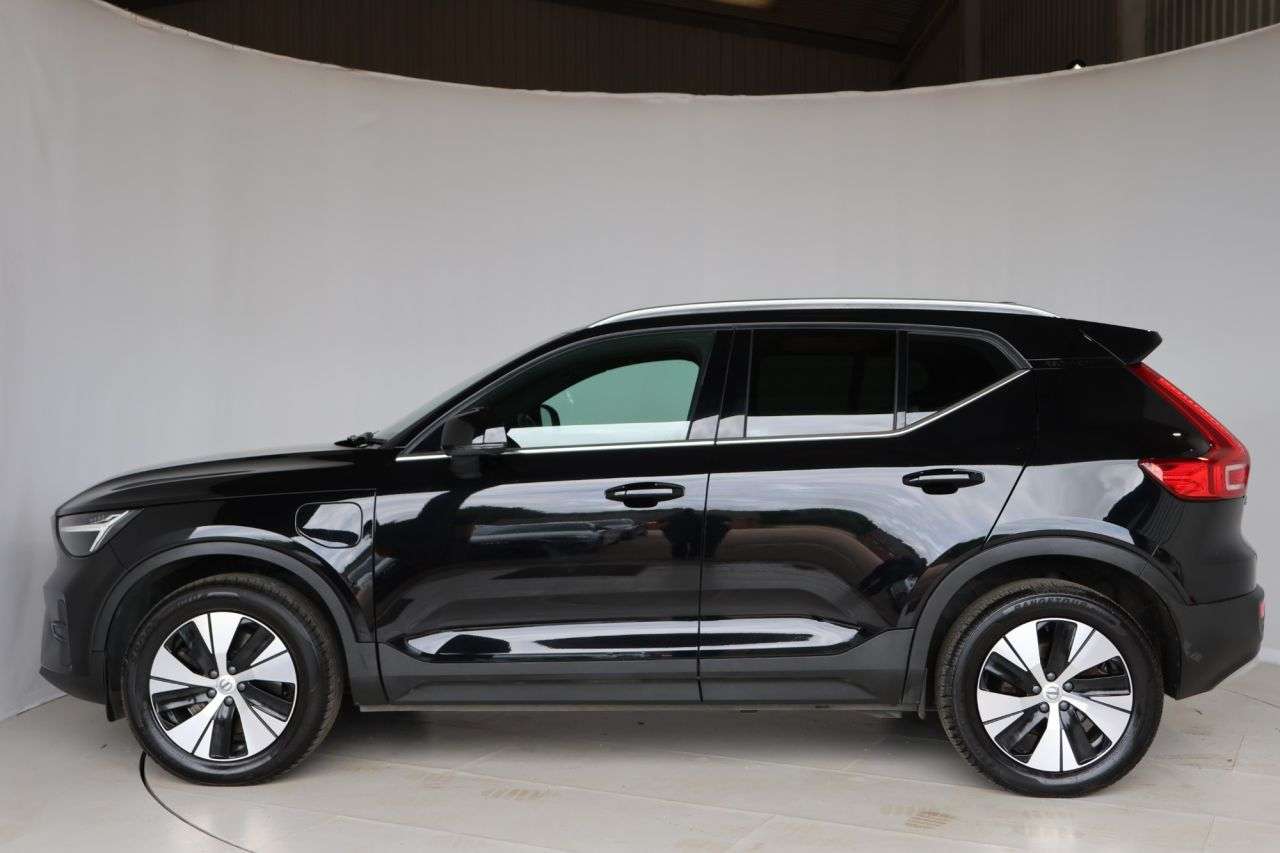 2023 VOLVO XC40 2023 VOLVO XC40