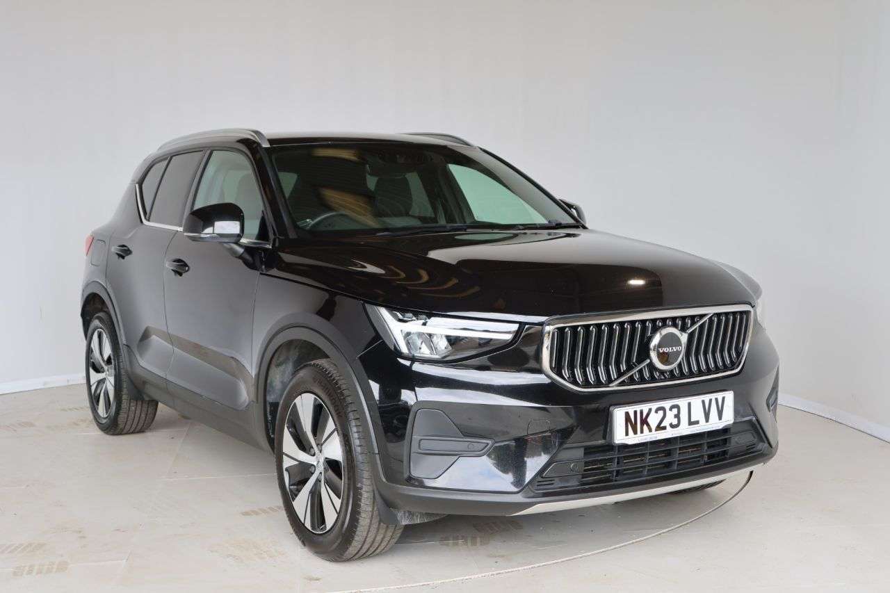 2023 VOLVO XC40 2023 VOLVO XC40