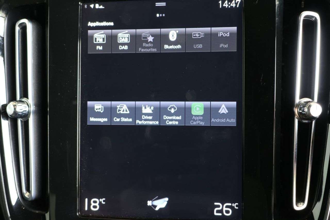 2023 VOLVO XC40 2023 VOLVO XC40