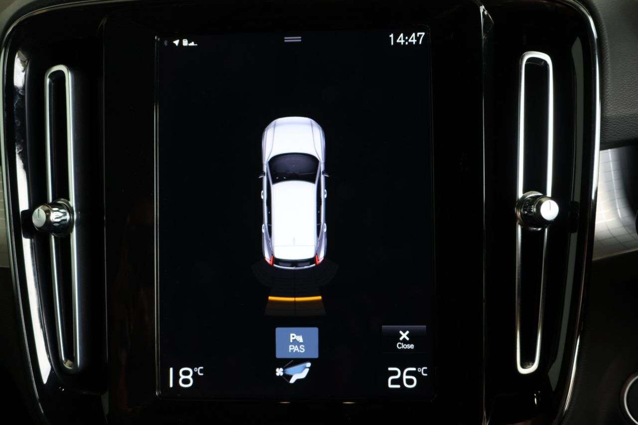 2023 VOLVO XC40 2023 VOLVO XC40