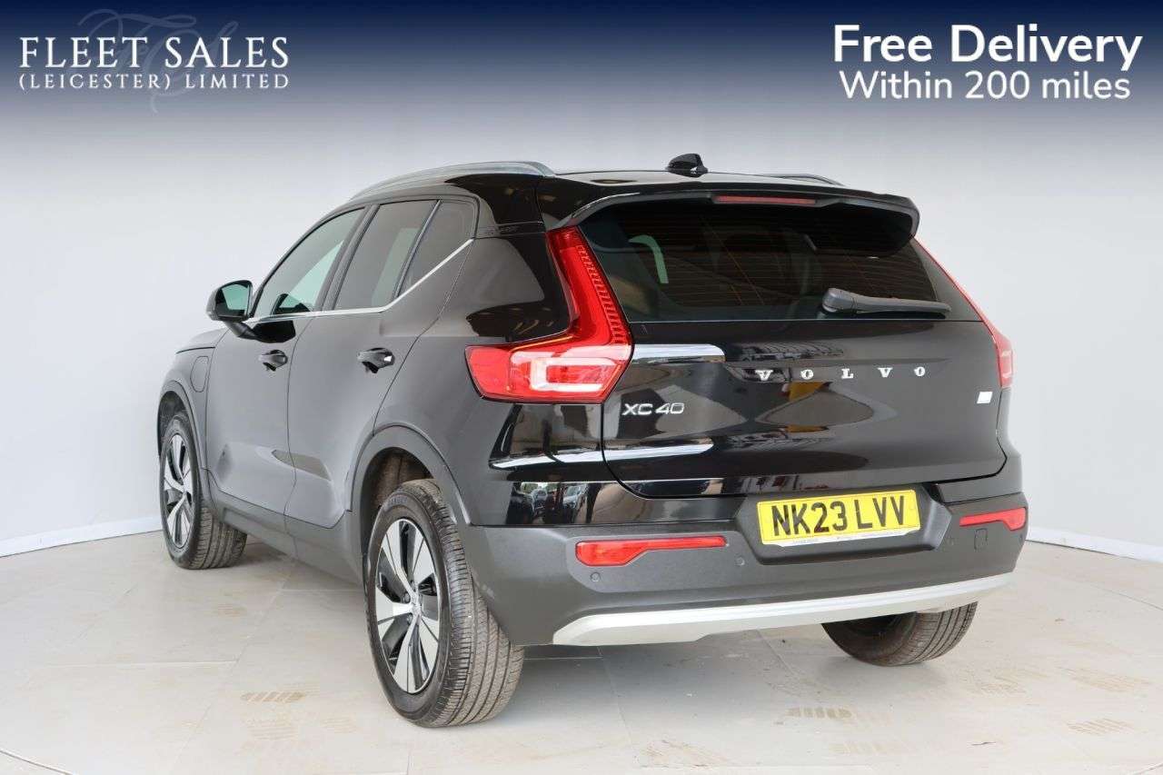 2023 VOLVO XC40 2023 VOLVO XC40