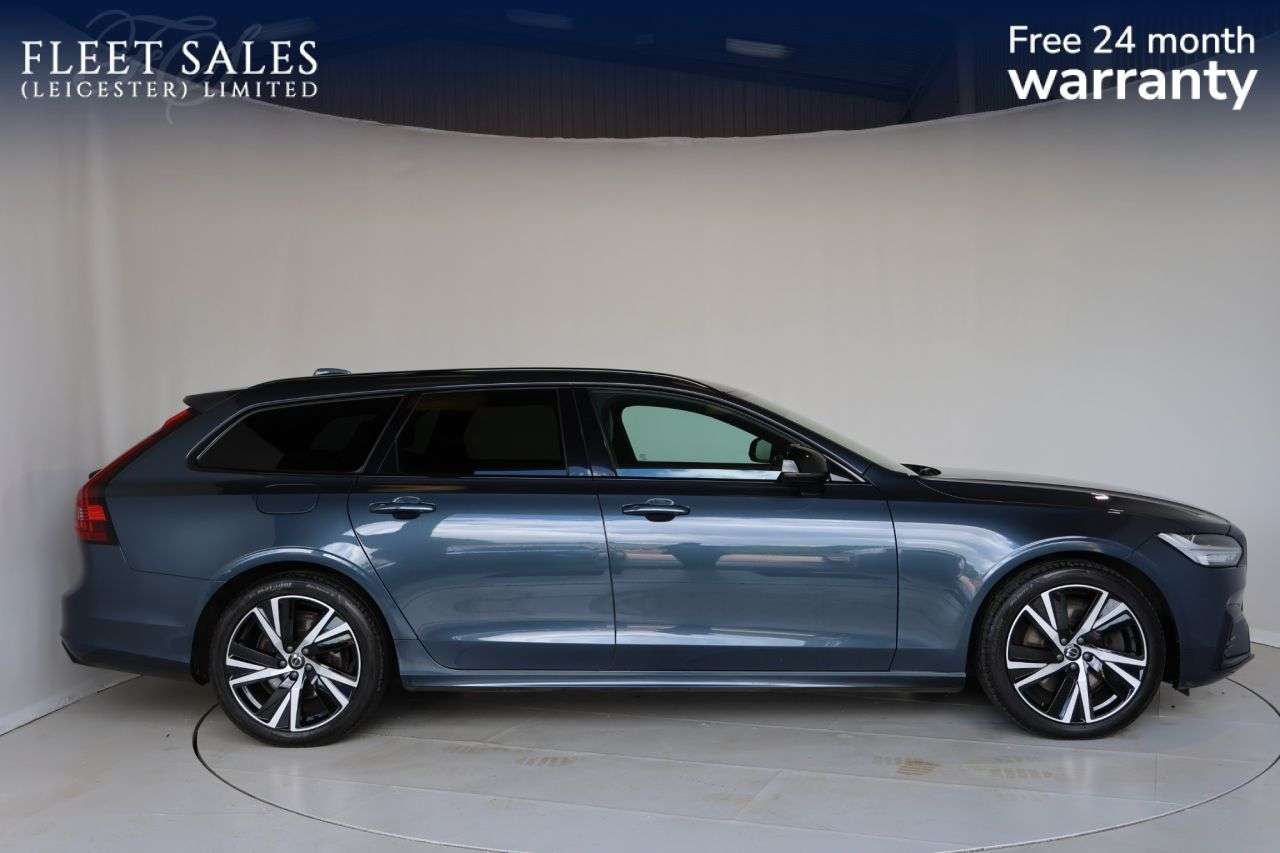 A 2022 VOLVO V90 2.0 B4 MHEV R-Design Estate 5dr Diesel Hybrid Auto Euro 6 (s/s) (197 ps) RE A 2022 VOLVO V90 2.0 B4 MHEV R-Design Estate 5dr Diesel Hybrid Auto Euro 6 (s/s) (197 ps) RE
