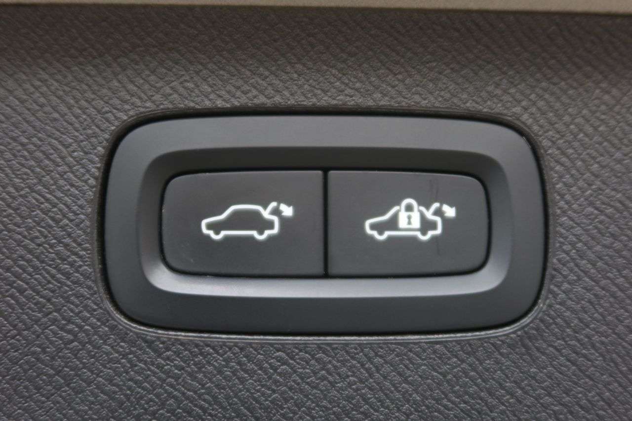 2022 VOLVO XC90 2022 VOLVO XC90