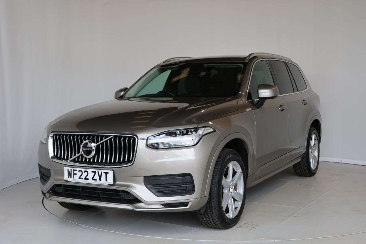 A 2022 VOLVO XC90 2.0 B5 MHEV Momentum SUV 5dr Diesel Hybrid Auto 4WD Euro 6 (s/s) (235 ps) P A 2022 VOLVO XC90 2.0 B5 MHEV Momentum SUV 5dr Diesel Hybrid Auto 4WD Euro 6 (s/s) (235 ps) P
