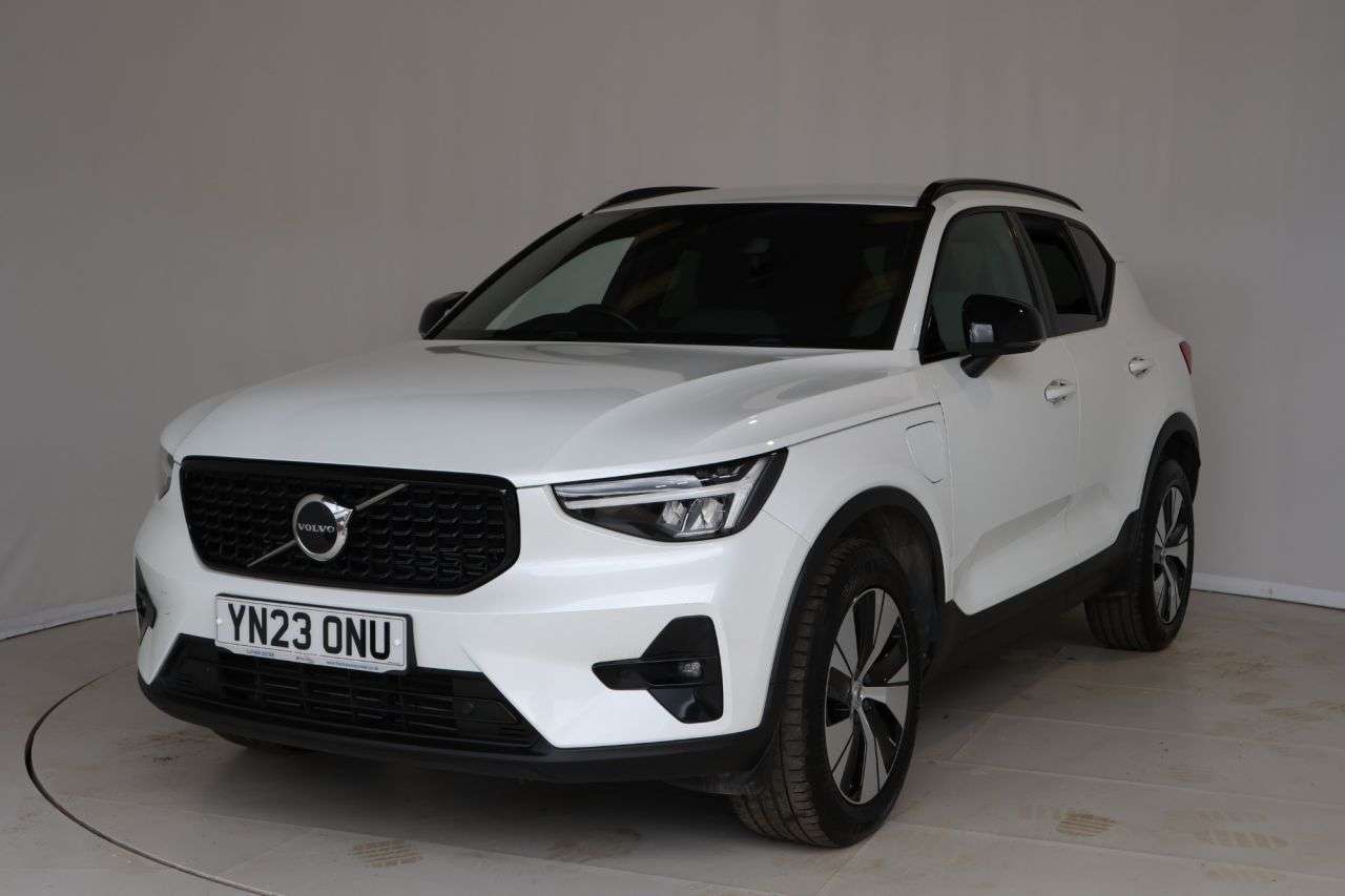 A 2023 VOLVO XC40 1.5h T4 Recharge 10.7kWh Plus SUV 5dr Petrol Plug-in Hybrid Auto Euro 6 (s/ A 2023 VOLVO XC40 1.5h T4 Recharge 10.7kWh Plus SUV 5dr Petrol Plug-in Hybrid Auto Euro 6 (s/