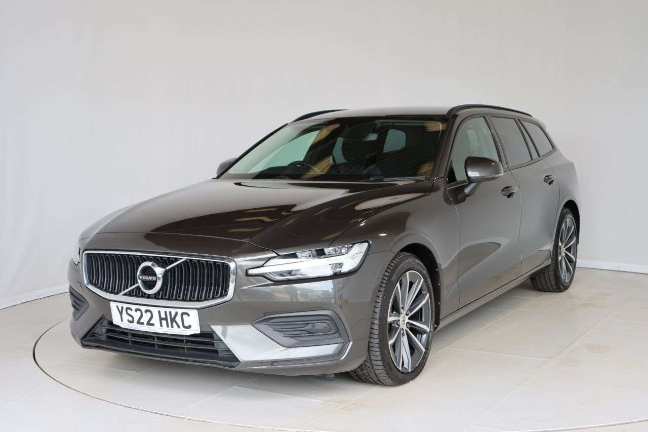 A 2022 VOLVO V60 2.0 B3 MHEV Momentum Estate 5dr Petrol Hybrid DCT Auto Euro 6 (s/s) (163 ps A 2022 VOLVO V60 2.0 B3 MHEV Momentum Estate 5dr Petrol Hybrid DCT Auto Euro 6 (s/s) (163 ps