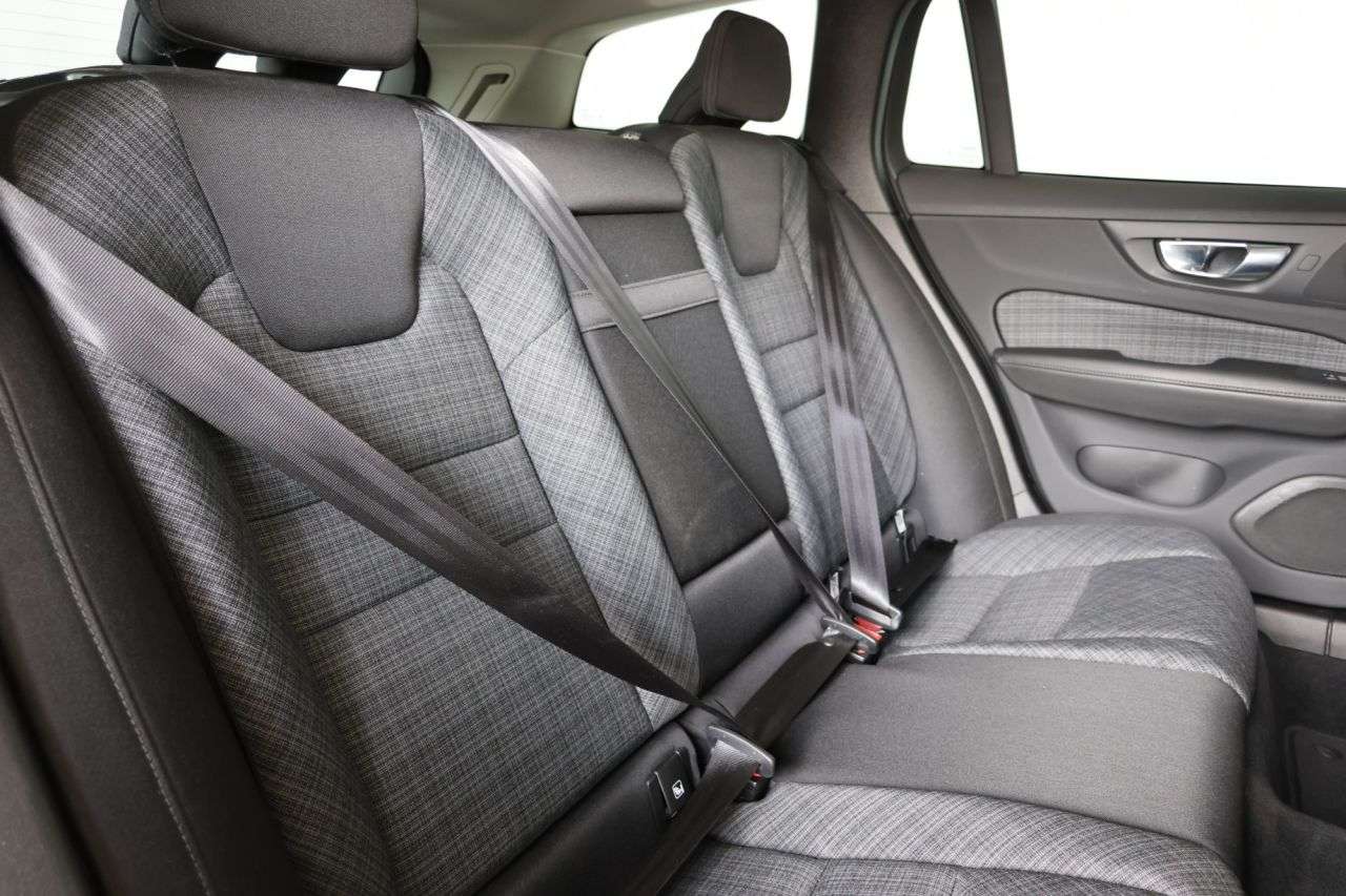 2022 VOLVO V60 2022 VOLVO V60