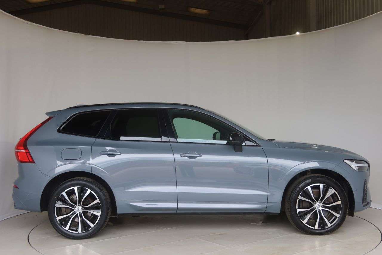 A 2022 VOLVO XC60 2.0 B4 MHEV Plus SUV 5dr Petrol Hybrid Auto Euro 6 (s/s) (197 ps) HEATED ST A 2022 VOLVO XC60 2.0 B4 MHEV Plus SUV 5dr Petrol Hybrid Auto Euro 6 (s/s) (197 ps) HEATED ST