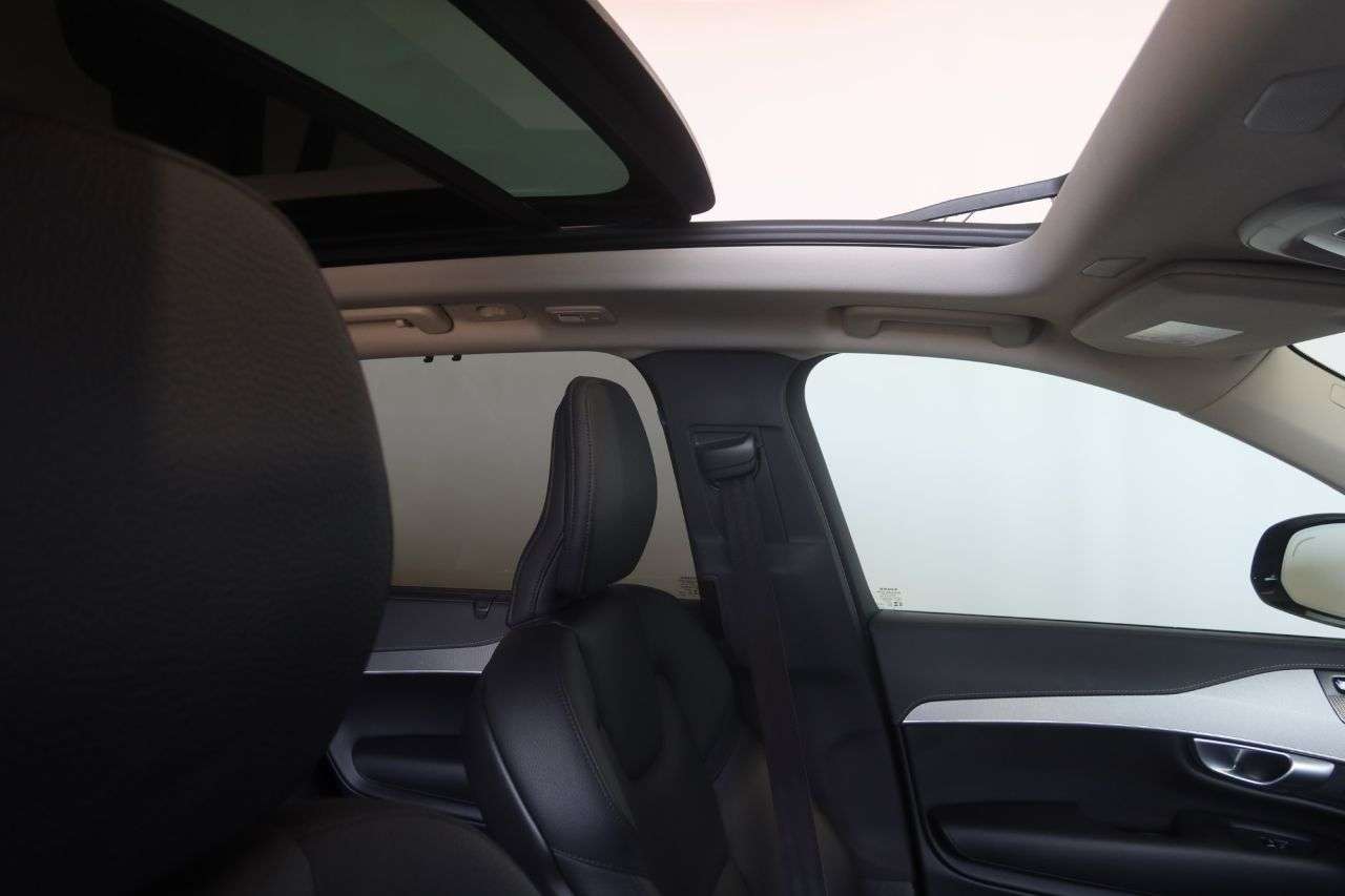 2023 VOLVO XC90 2023 VOLVO XC90