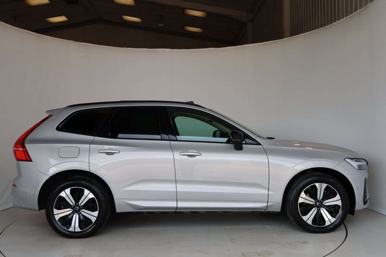 A 2023 VOLVO XC60 2.0h T6 Recharge 18.8kWh Plus SUV 5dr Petrol Plug-in Hybrid Auto AWD Euro 6 A 2023 VOLVO XC60 2.0h T6 Recharge 18.8kWh Plus SUV 5dr Petrol Plug-in Hybrid Auto AWD Euro 6