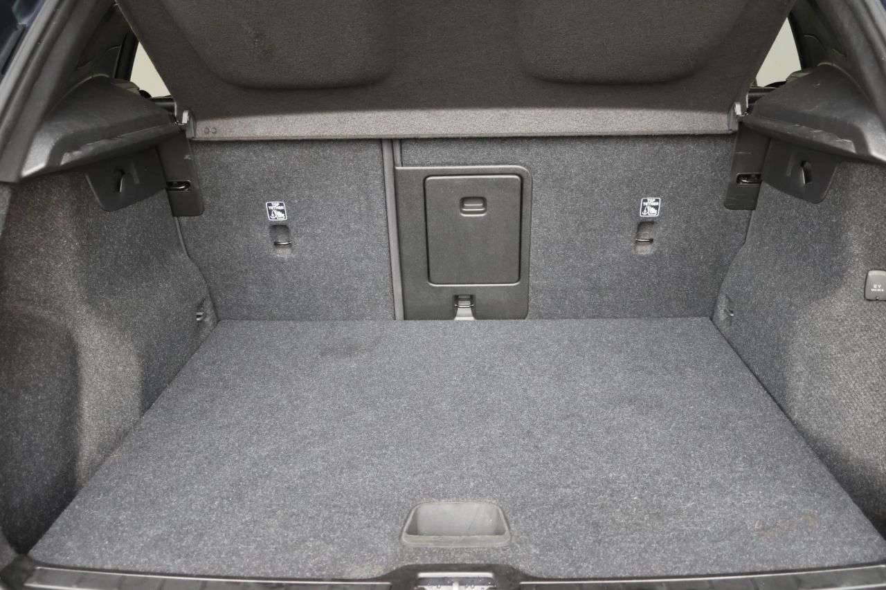 2022 VOLVO XC40 2022 VOLVO XC40
