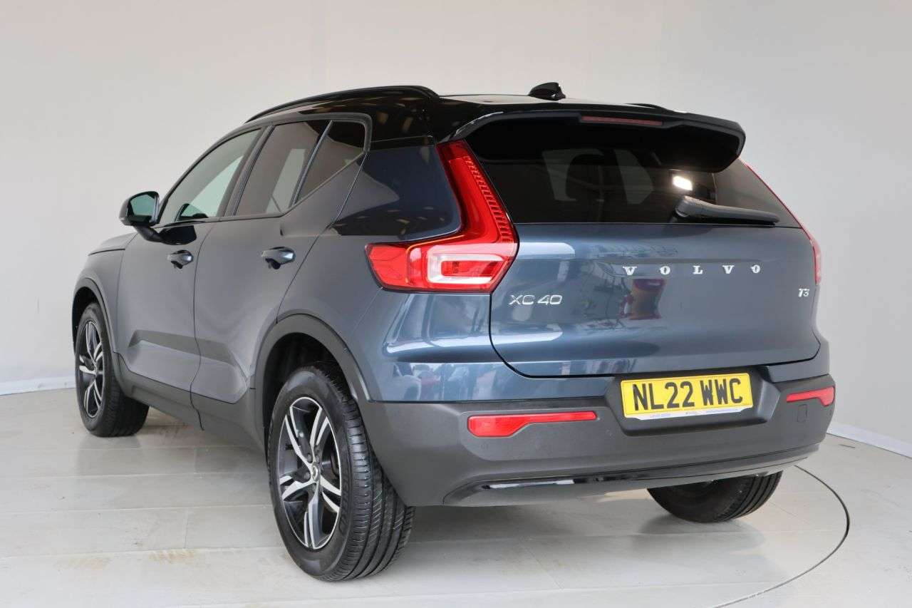 2022 VOLVO XC40 2022 VOLVO XC40