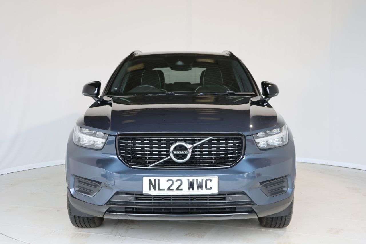 2022 VOLVO XC40 2022 VOLVO XC40