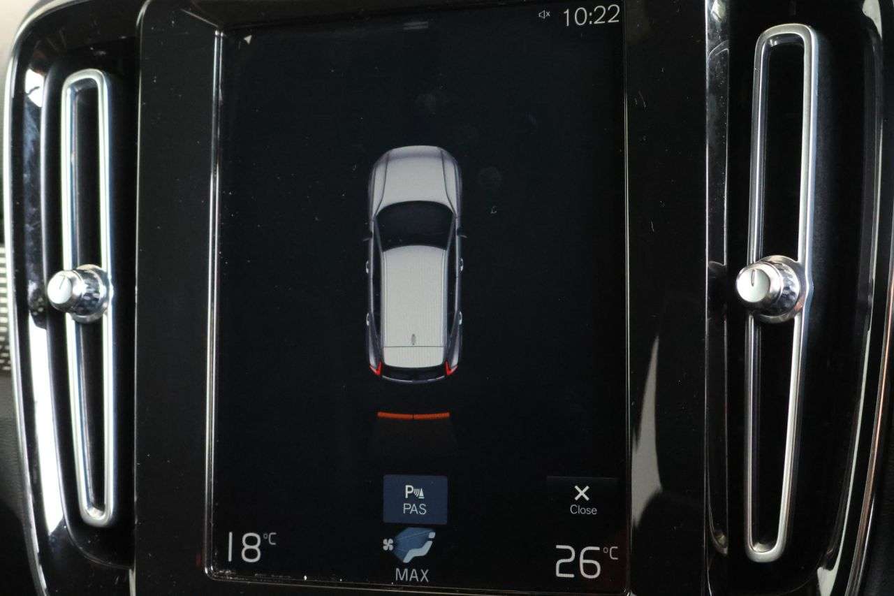 2022 VOLVO XC40 2022 VOLVO XC40